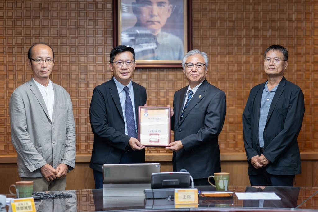 【成功大學實踐大學社會責任 協助丹娜絲風災居民重建家園】圖片